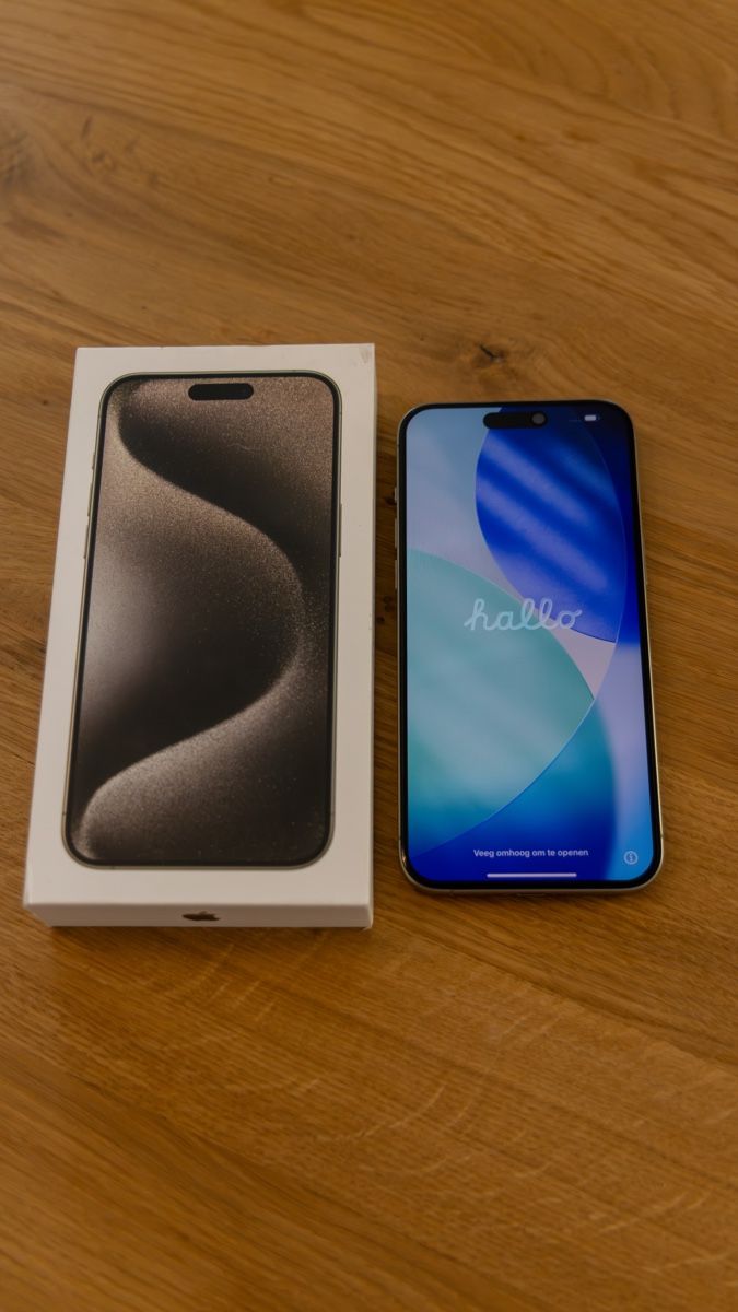 Apple Telefoni cellulari / Smartphones: iPhone 15 Pro Max – Usato da Hindelbank venduto da Fox_b7f6 7