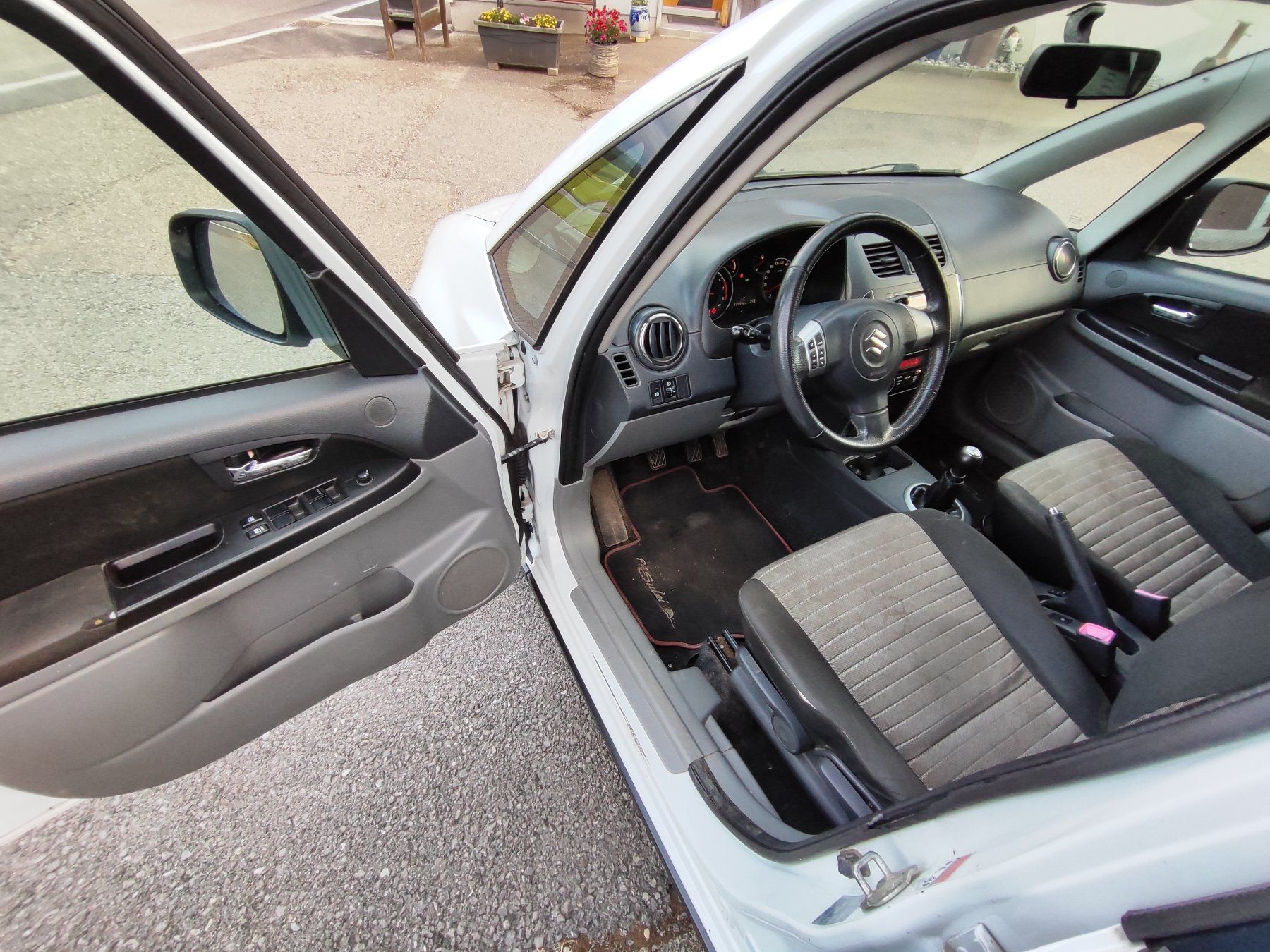 Suzuki Automobili: Suzuki SX-4 1.6 4WD – Usato da Nassen venduto da UT6502 7