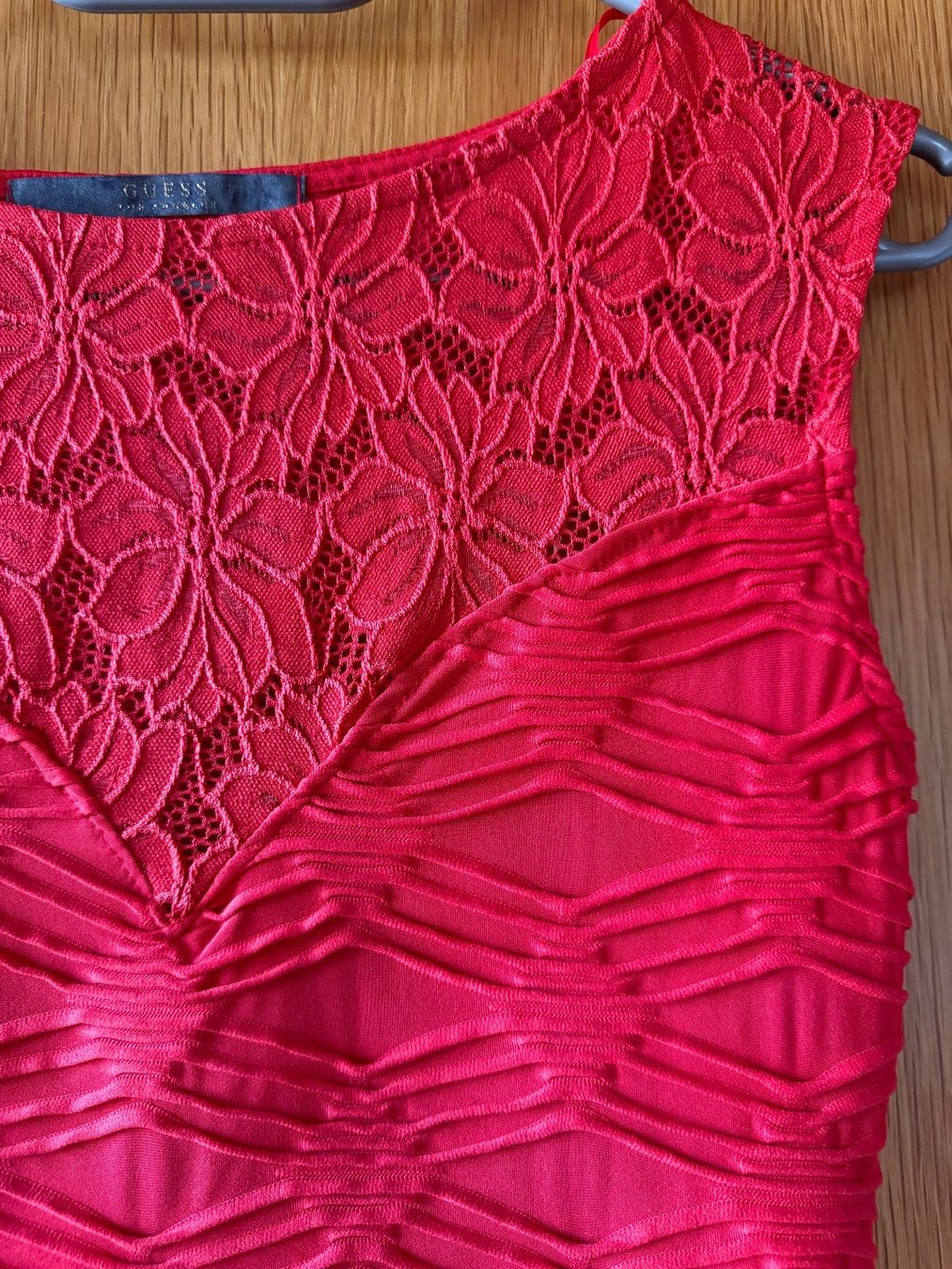 Guess Vestiti: Etui-Kleid von Guess Gr. 36 – Usato da Grosswangen venduto da second_hand_dress 2
