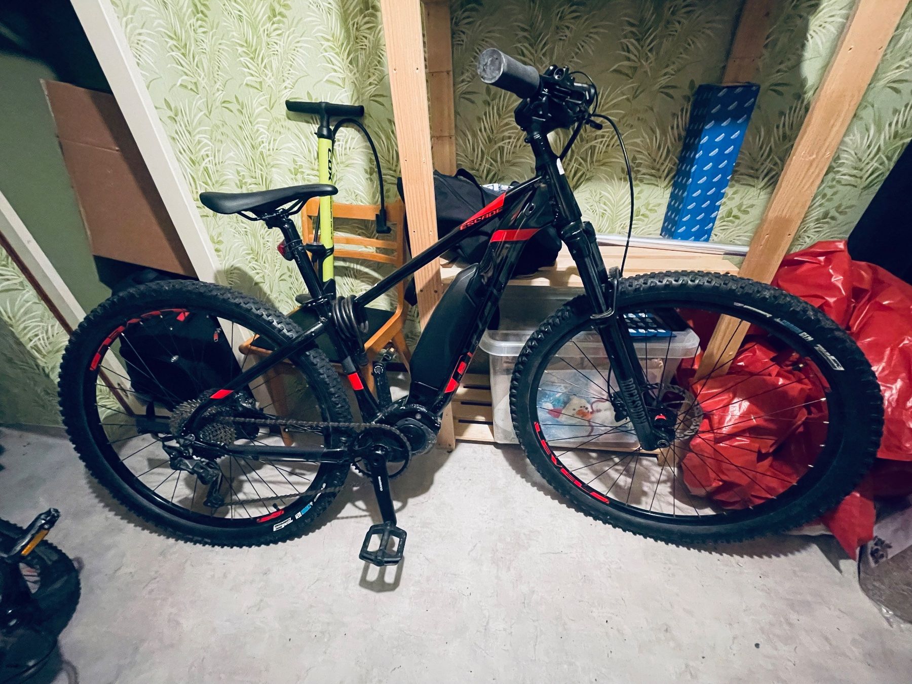 Velos: E-Bike All mountain S-15.5″ – Gebraucht aus Vollèges von kat_fz2v 1