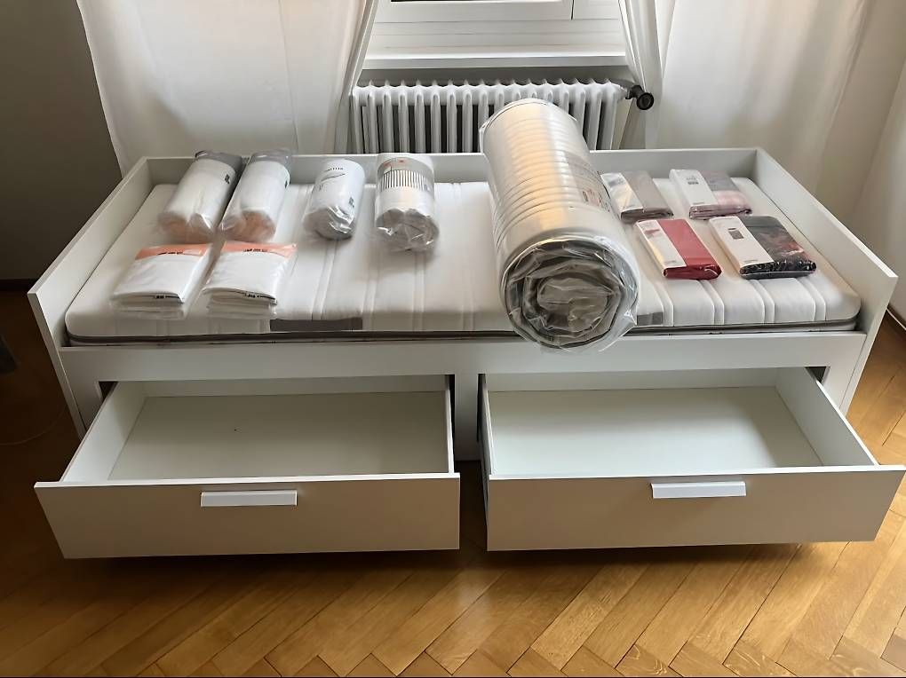 Divani: Ikea Brimnes divano letto – Nuovo e nell'imballaggio originale da Giubiasco venduto da acbelli 1