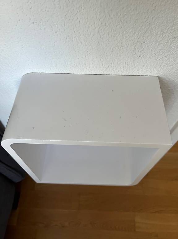 Regale: 2 Wandregale weiss, modern – Gebraucht aus Luzern von sim_78z5 1