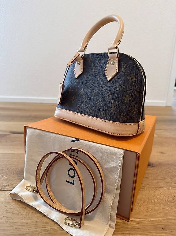 Taschen für Damen: Louis Vuitton Alma BB Monogram Canvas – Gebraucht aus Frauenfeld von Ariuki 1