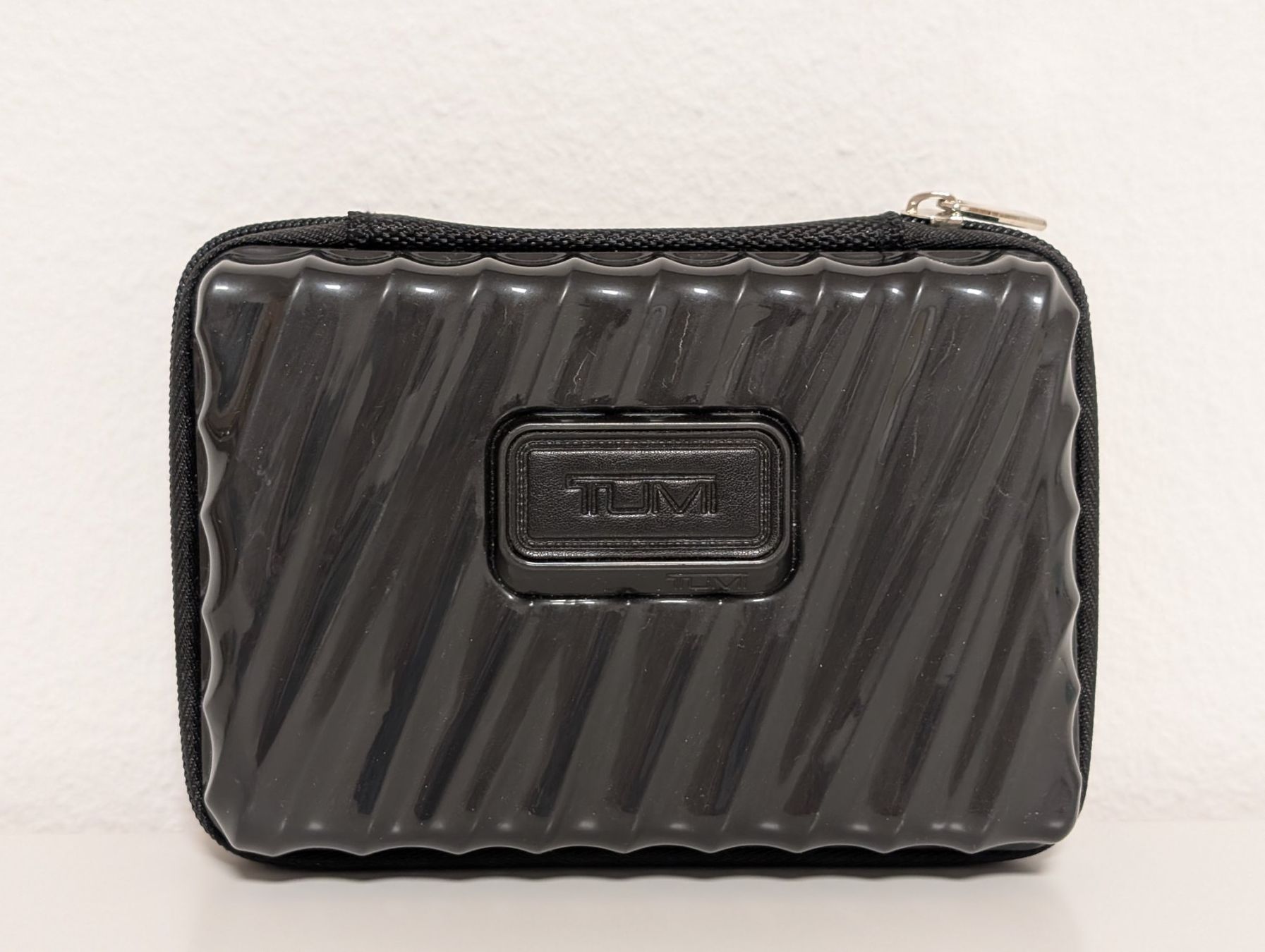 Sonstige Kleidung & Accessoires: DELTA Airlines Business Class Etui von Tumi – Gebraucht aus Zürich von Good_old_days