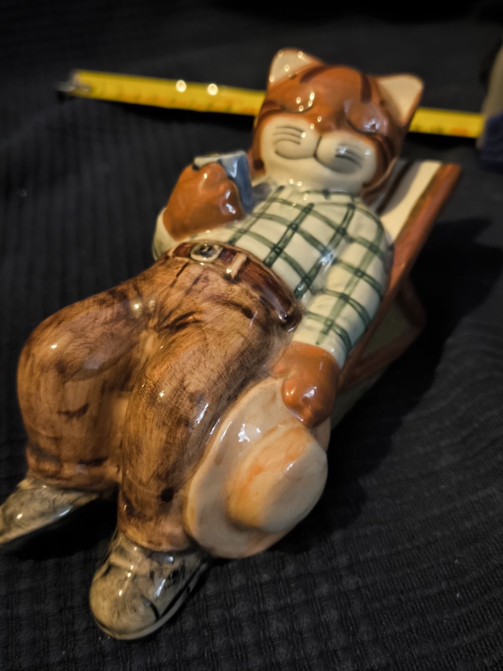 Figuren: jardinier de chat dans une chaise longue. – Gebraucht aus Nyon von mgg_gg9j