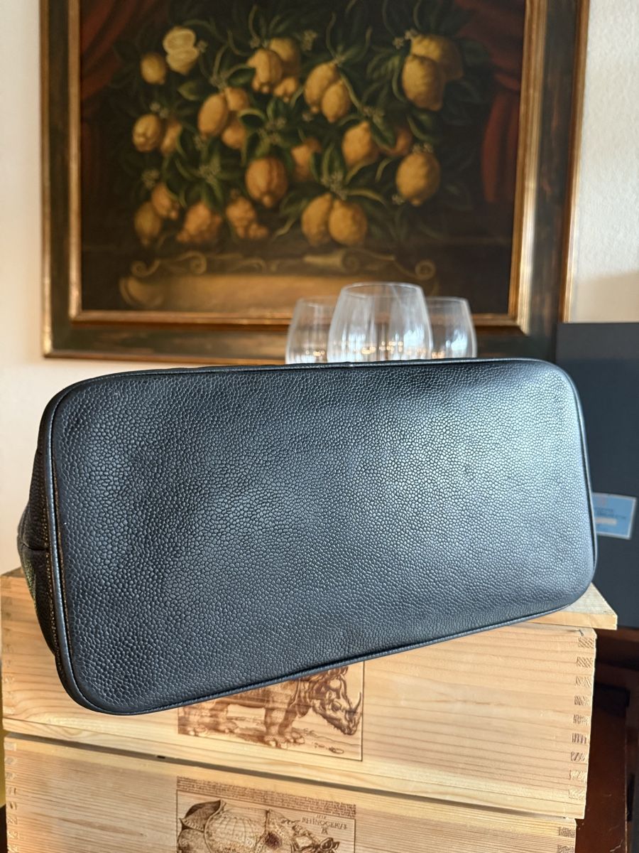 Chanel Taschen für Damen: Chanel Shopper Gestepptes schwarzes 'Caviar'-Leder – Gebraucht aus Olten von ale_nb2x 5