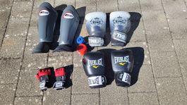 Box-Set Twins Top King Everlast Handschuhe Schienbeinschoner