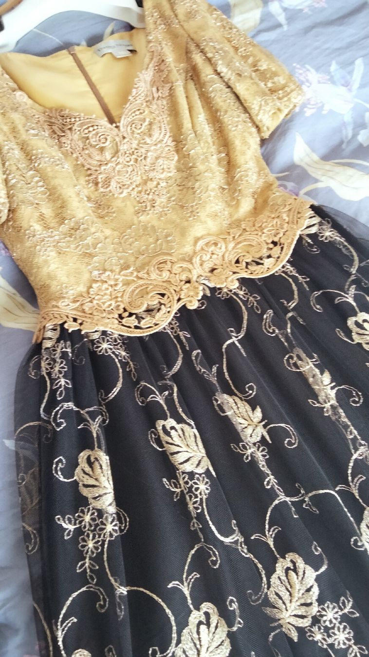 Kleider: Gold / schwarzes Abendkleid – Gebraucht aus Küsnacht ZH von turtlehouse 4