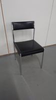 Schicker Stuhl mit Kunstlederbezug, Metallgestell