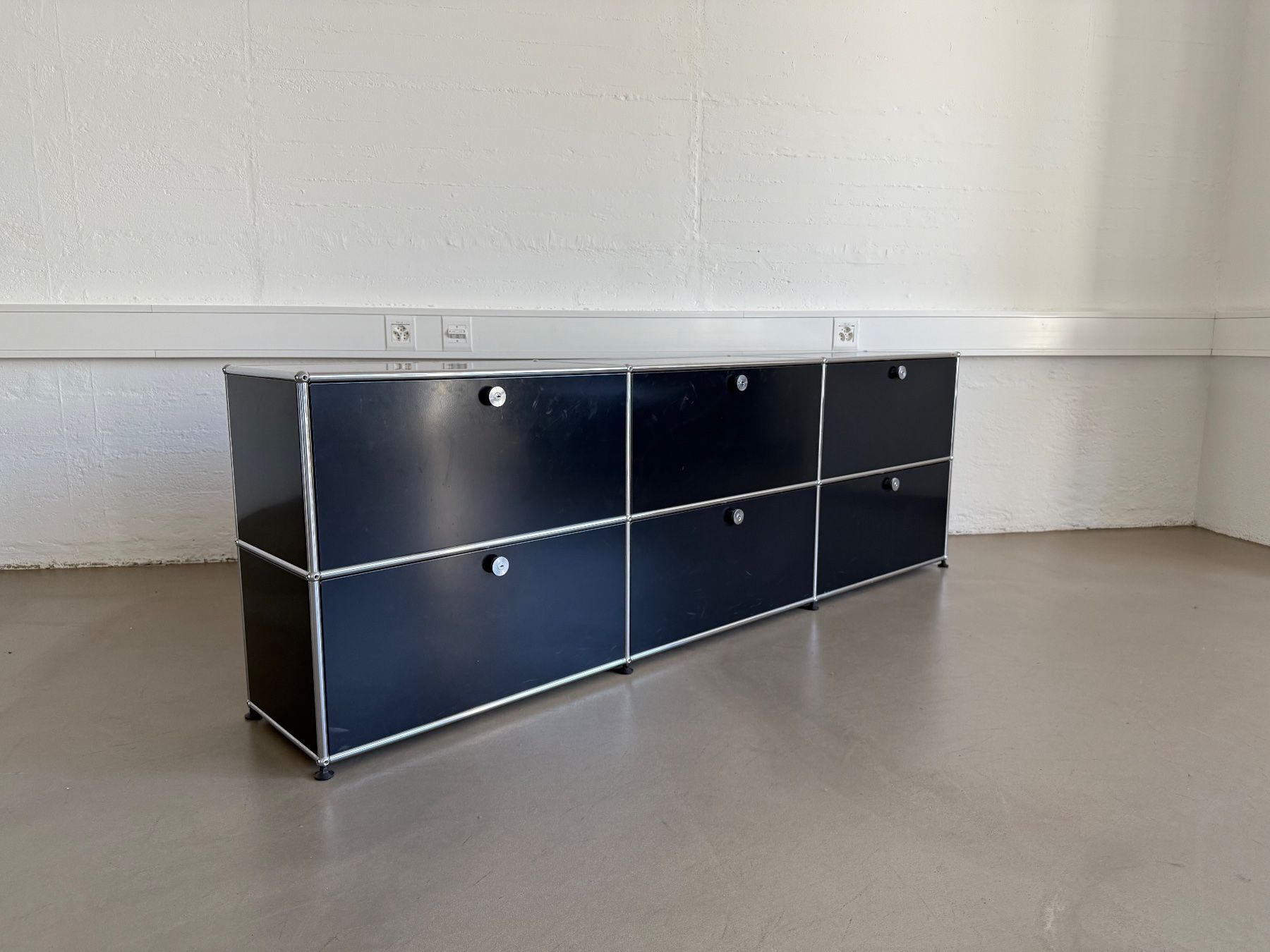 USM Regale: USM Sideboard,3x2, T35, Graphitschwarz – Gebraucht aus Grenchen von Design-Outlet