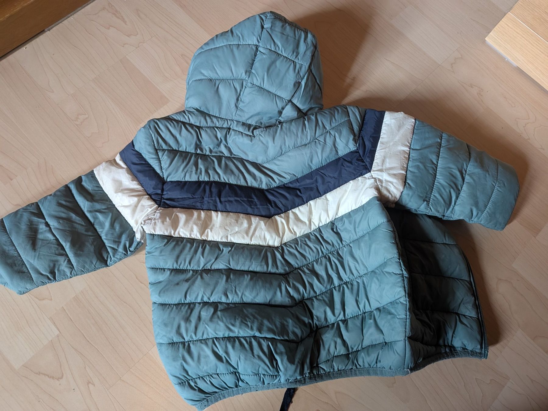 Vestes & Manteaux: Kinder Jacke Steppjacke Grösse 104 – D'occasion à Einsiedeln par Nadin27 1