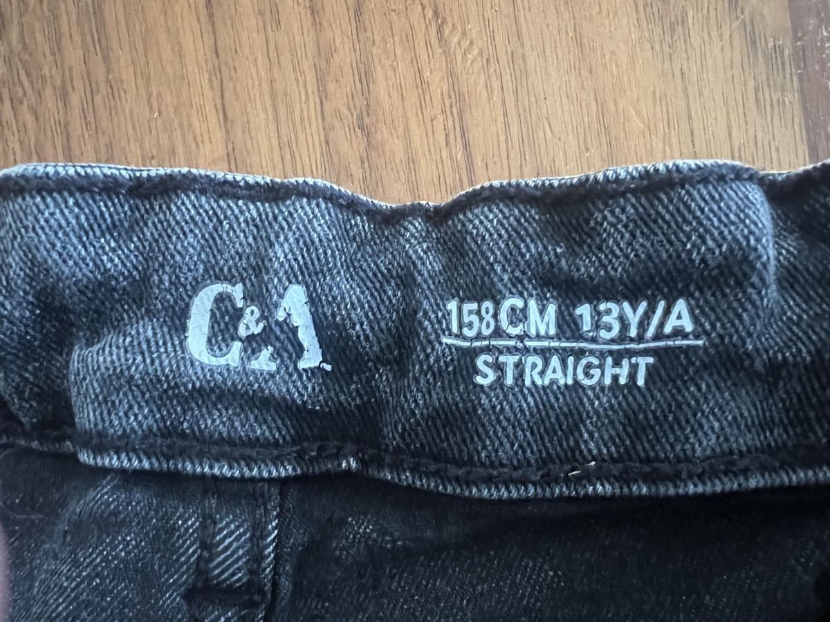 C&A Pantaloni: Jeans-Shorts Gr. 158 / Straight – Usato da Münchenbuchsee venduto da PuR04 2