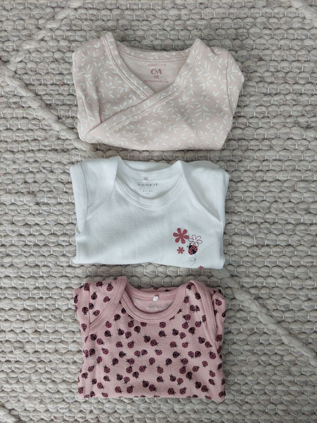 Lotti & Set di vestiti: Bodies Gr. 68 – Usato da Unterägeri venduto da del_x5dk