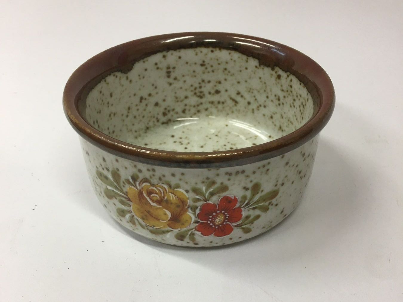 Ciotole: Keramikschale mit Blumenmuster, Vintage, Durchmesser 9cm – Usato da Olten venduto da ELHANDEL