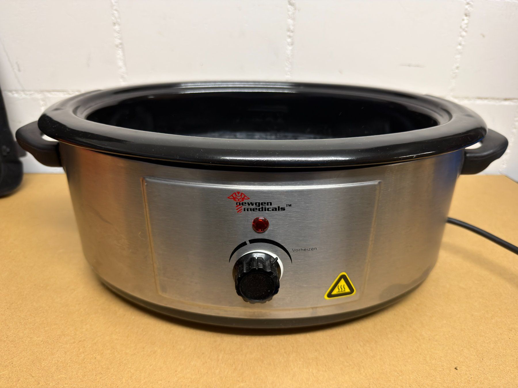 Dispositivi per massaggi: Massage bed + hot stone set + hot stone warmer – Usato da Dietikon venduto da Jacob-Alexandre 1