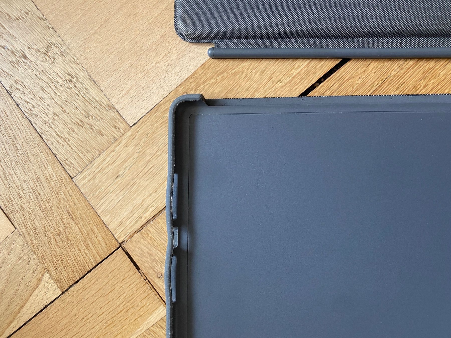 Coques & Sacs: logitech combo touch case 7-9 gen ipad – D'occasion à Zürich par chind 2