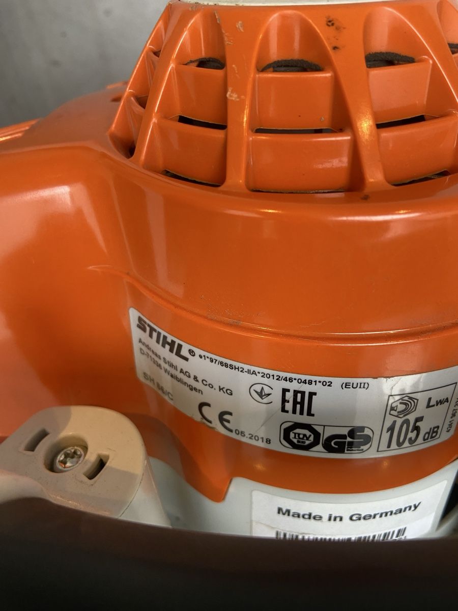 Stihl Aspirateurs & souffleurs à feuilles: Laubsauger&Laubbläser  – D'occasion à Seewis-Pardisla par skoda8 1