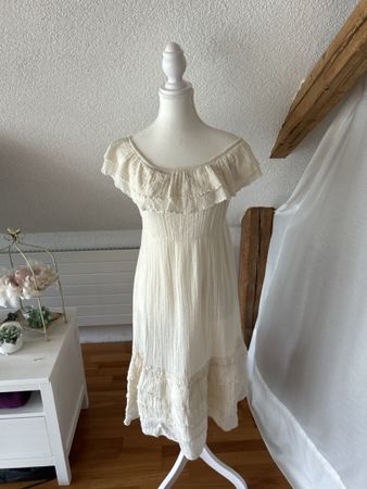 Kleid cremefarben mit Spitze Grösse M guter Zustand