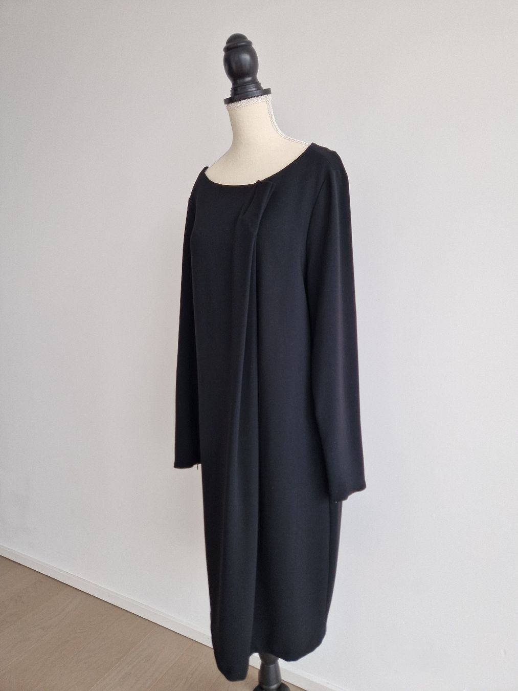 Max Mara Vestiti: MAX MARA Kleid Schwarz Gr.M/L – Nuovo (secondo la descrizione) da Horgen venduto da akkohappyshopping 4