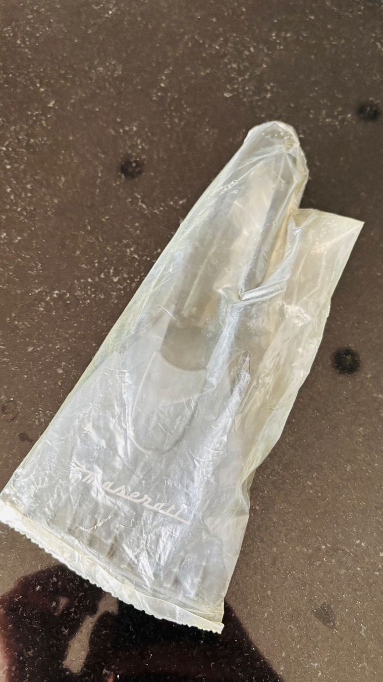 Maserati Tutti pezzi di ricambio auto: Original Fzg. Maserati Eiskratzer – Nuovo (secondo la descrizione) da Lengnau BE venduto da 4ConsultingSolutions 3
