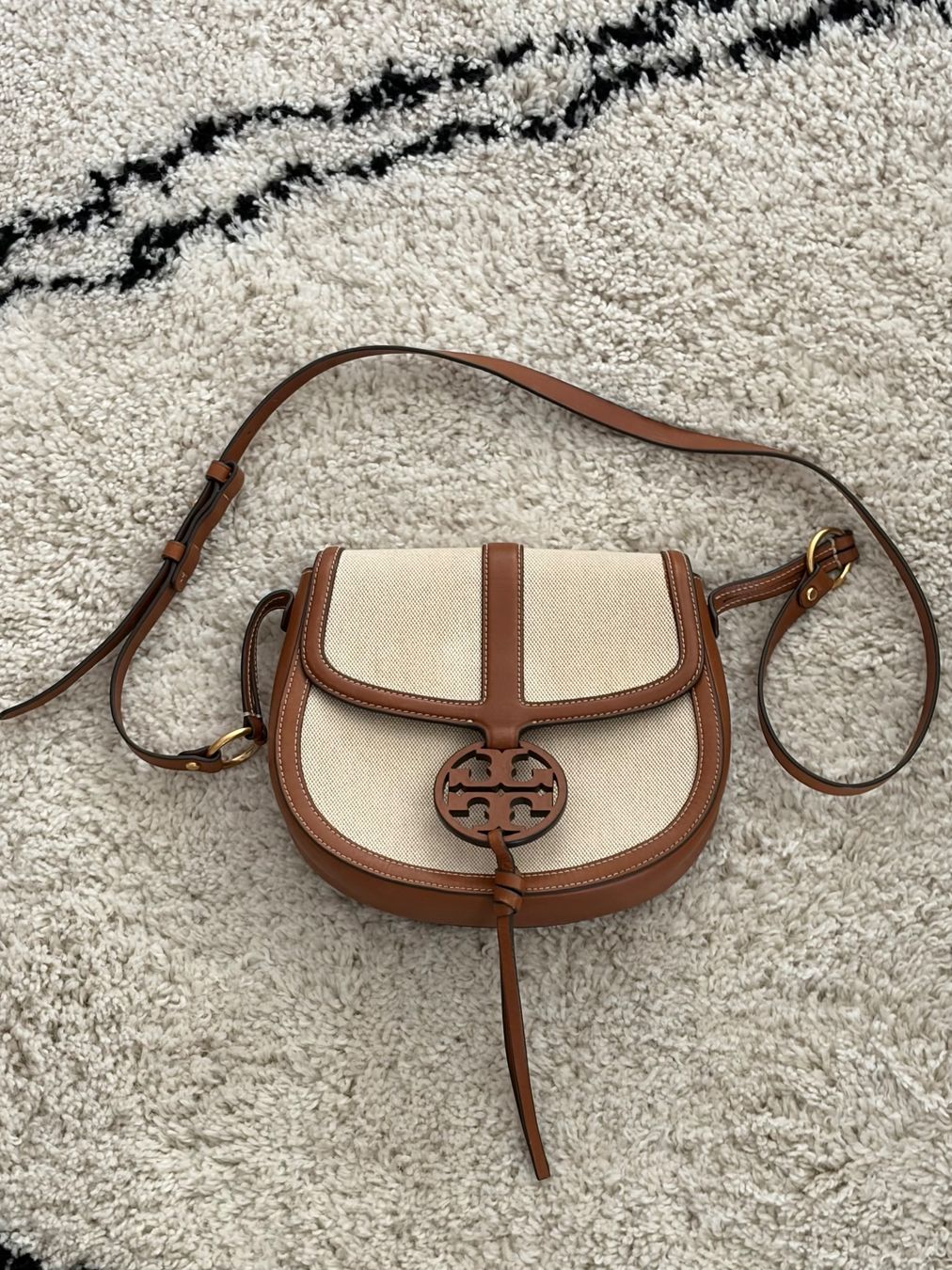 Tory Burch Sacs femmes: Tory Burch - Miller Canvas Saddle Bag – D'occasion à Wädenswil par quattromic 2