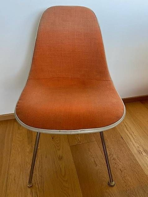 Vitra Sedie: Vitra Eames chair, Fiberglas, orange – Usato da Reinach BL venduto da high-speed