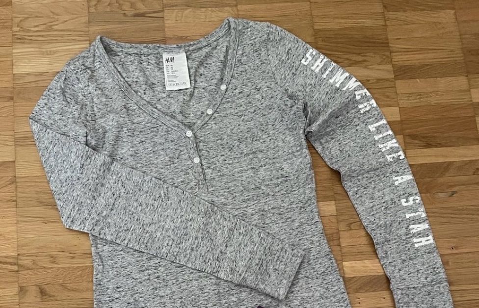 H&M Camicette, T-shirt & Top: Pull à manches longues – Nuovo (secondo la descrizione) da Pont-de-la-Morge (Sion) venduto da hel_bh28