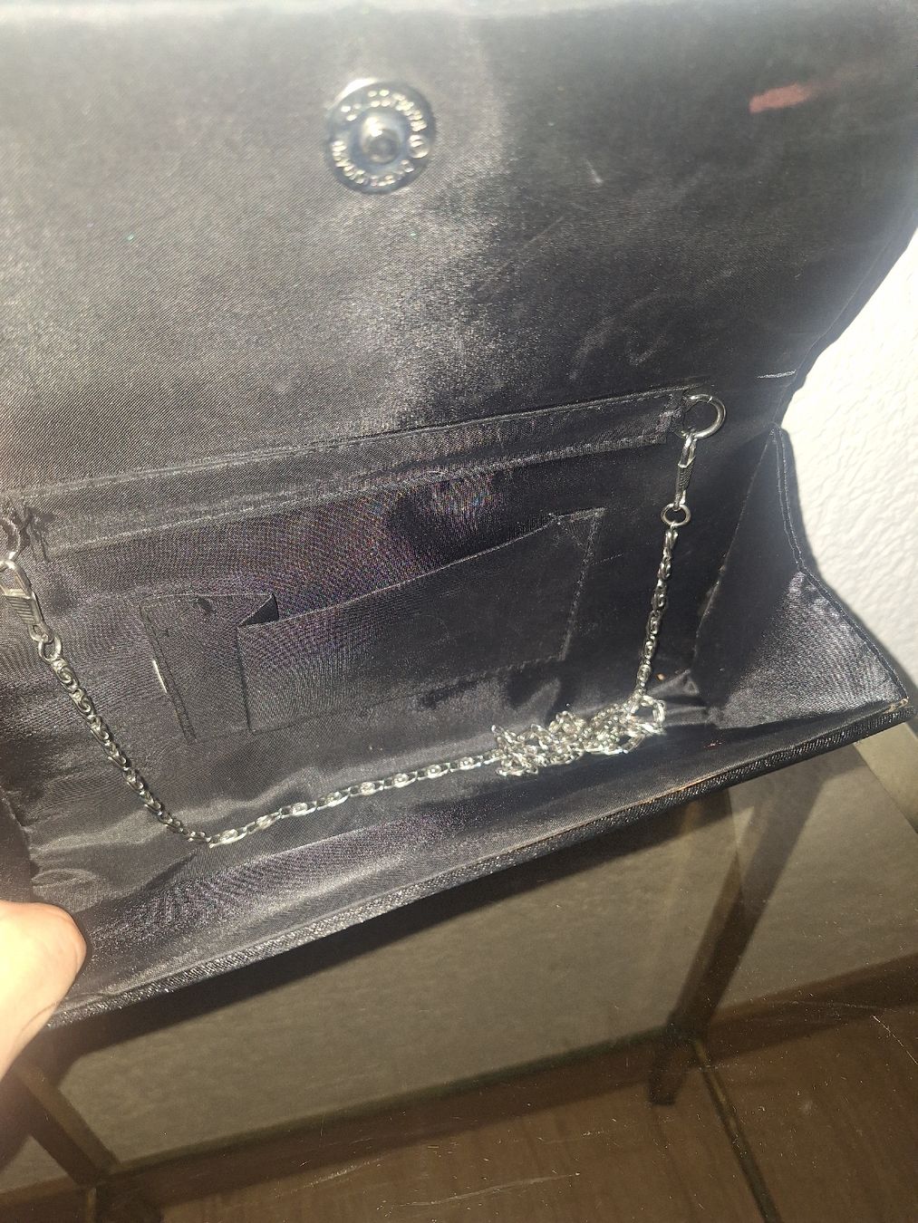 Borse da donna: Elegante schwarze Abendtasche mit Kette – Nuovo (secondo la descrizione) da Wynau venduto da Ziegler_Secondhand 1