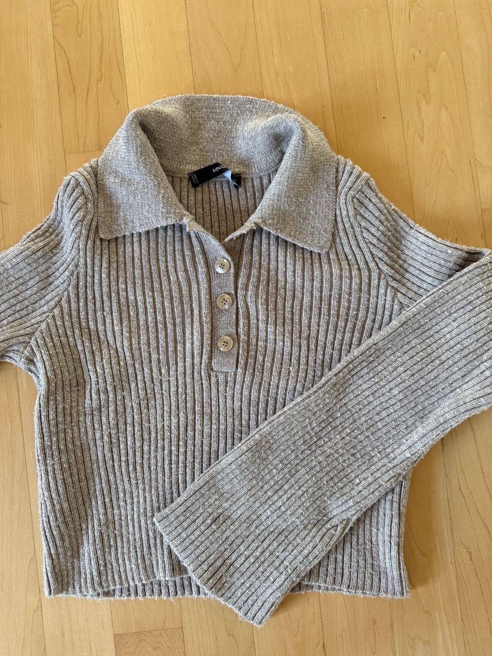 Lotti di vestiti: Kleiderpaket Winterpullover – Grösse S – Usato da Wädenswil venduto da Bixio 4