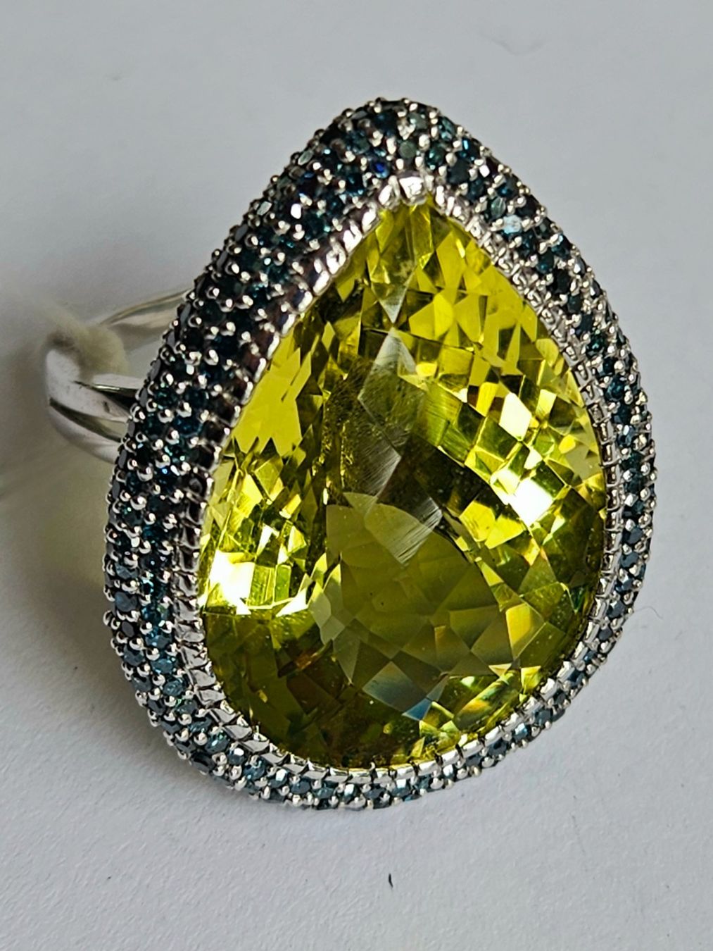 Anelli: Edelstein Fingering mit blauen Diamanten – Nuovo (secondo la descrizione) da Zürich venduto da adriben 3