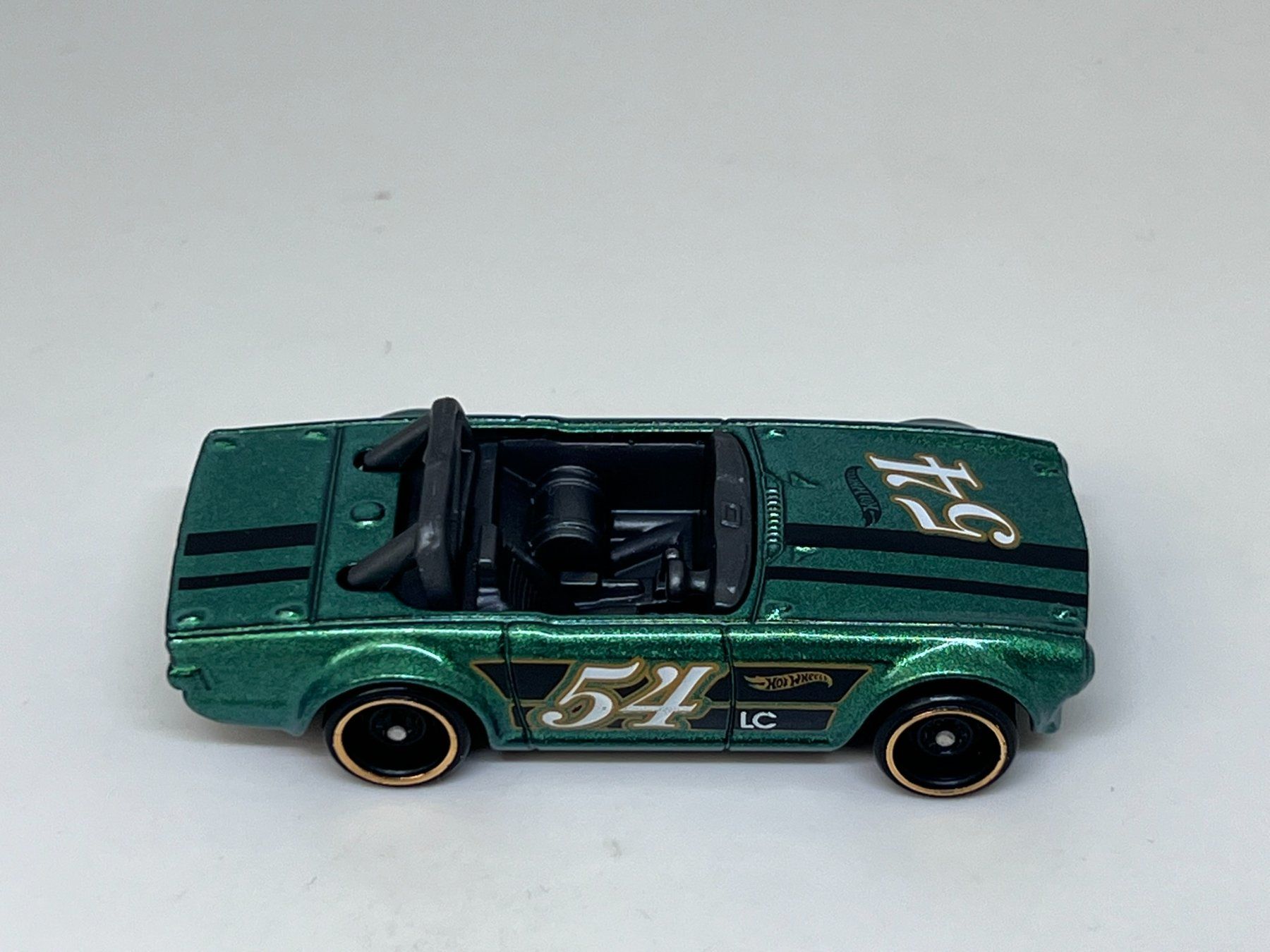 Hot Wheels Modellini d'auto: Hot Wheels Triumph TR6 #19 – Usato da Wildegg venduto da LaaBoutique 1