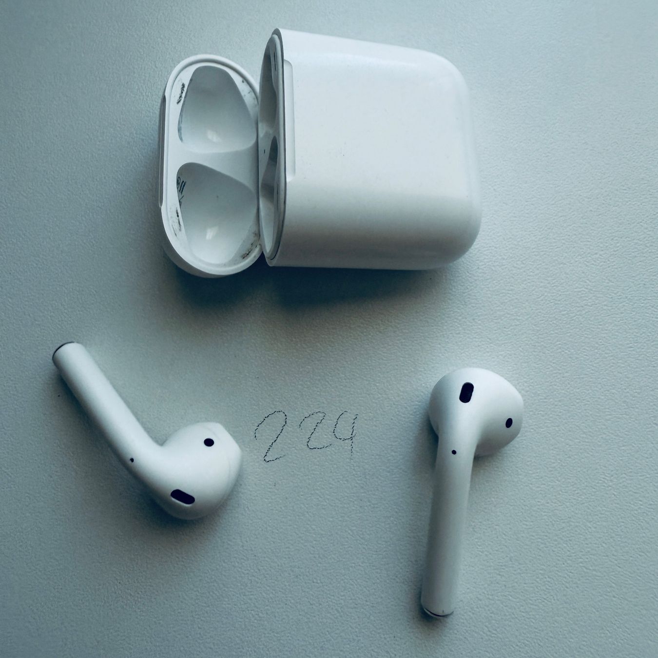 Apple Cuffie: Original Apple AirPods 2 Gen. Wireless Kopfhörer & Case – Usato da Basel venduto da MY.AIRPODS.SHOP 2