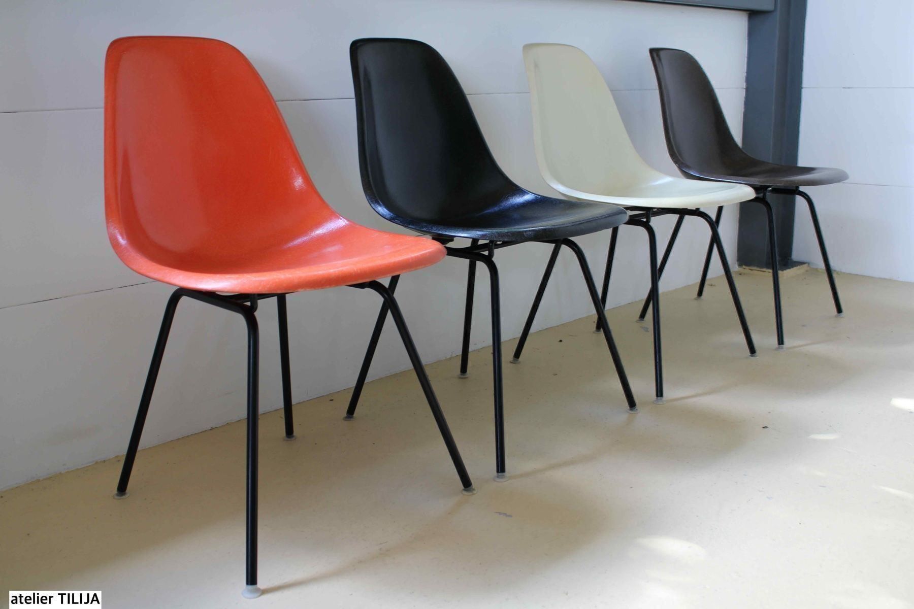 Eames Sedie: Eames Stühle von Hermann Miller im Set – Usato da Meinisberg venduto da atelier_TILIJA 1