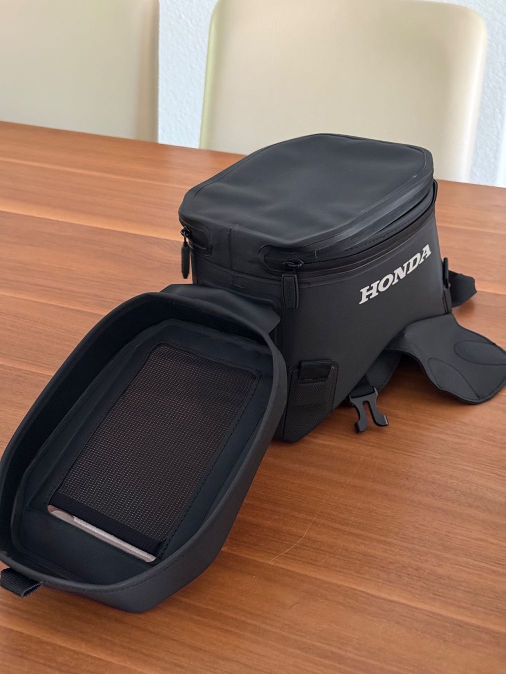 Honda Rucksäcke: Honda Tankrucksack / Top Zustand – Neu (gemäss Beschreibung) aus Wiesendangen von Leovi 1