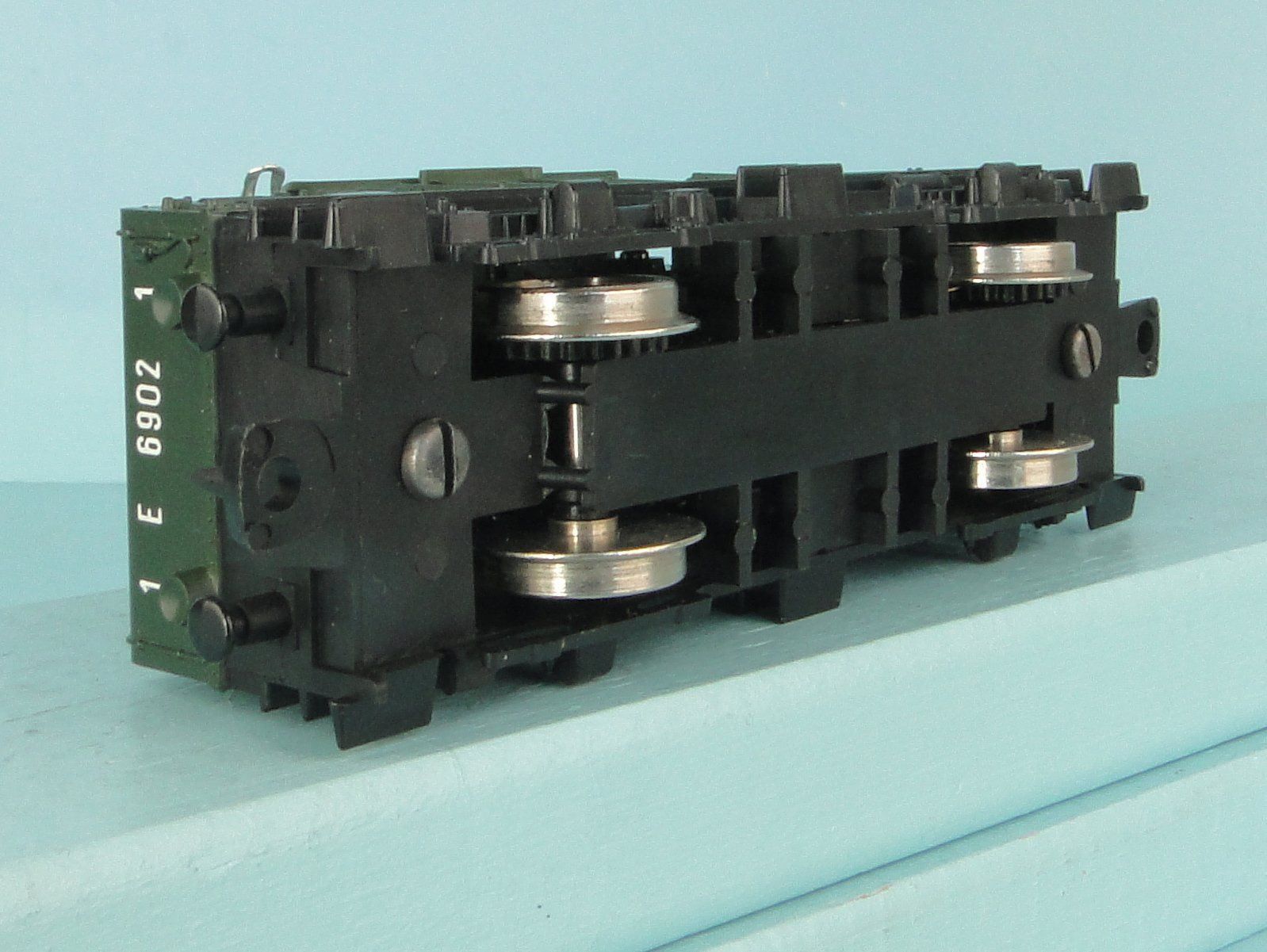 Lima Modelleisenbahnen: Lima H0 DB E 6902 – Defekt aus Bülach von cann11 1
