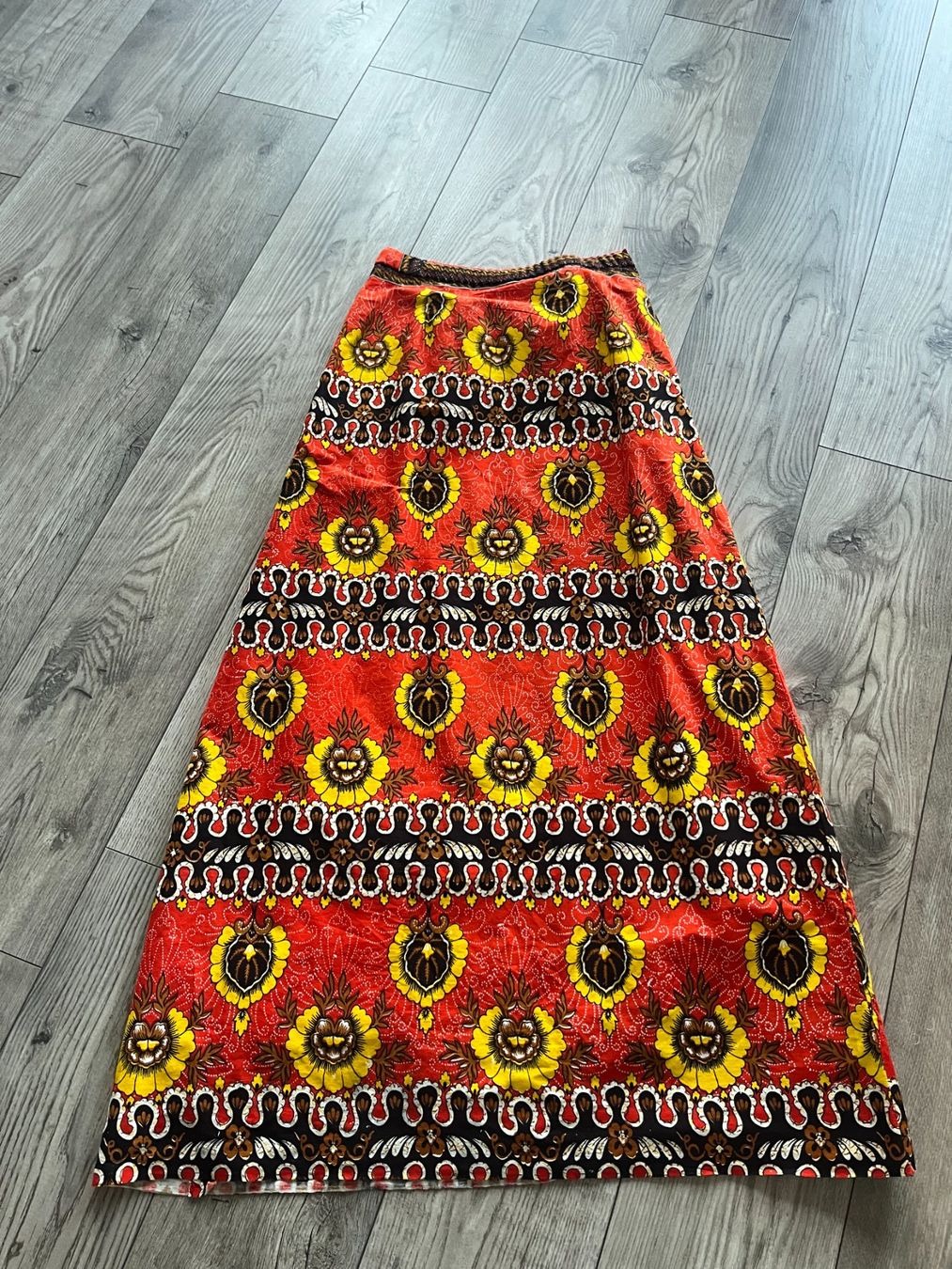Lotti di vestiti: Ensemble Jupe et gilet Orange – Usato da Seiry venduto da vanille08 7