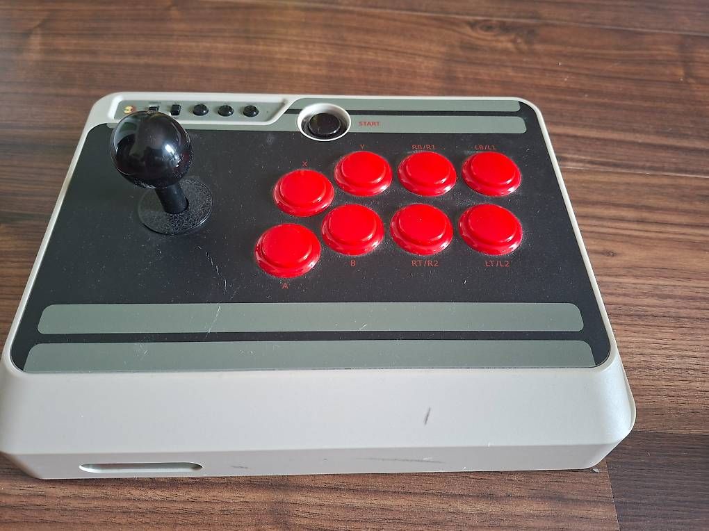 Controller: Bbitdo n30 joystick Arcade – Usato da Winterthur venduto da Tiara 3