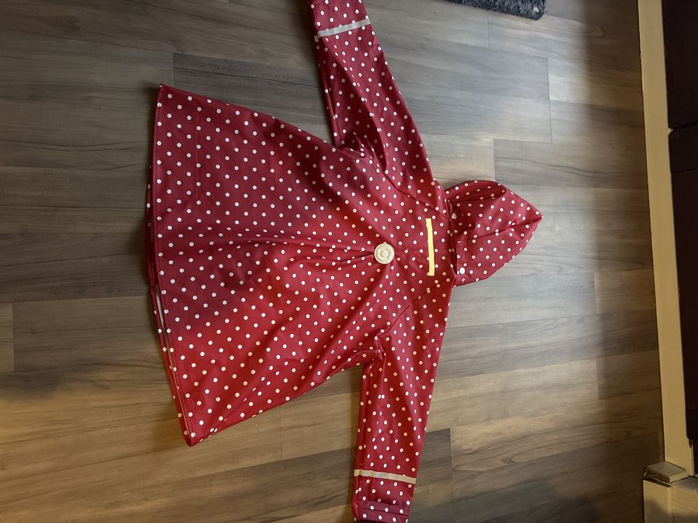 Vestes & Manteaux: Kinder - Regenjacke mit Kapuze Grosse 98 – D'occasion à Ehrendingen par Katy28 4