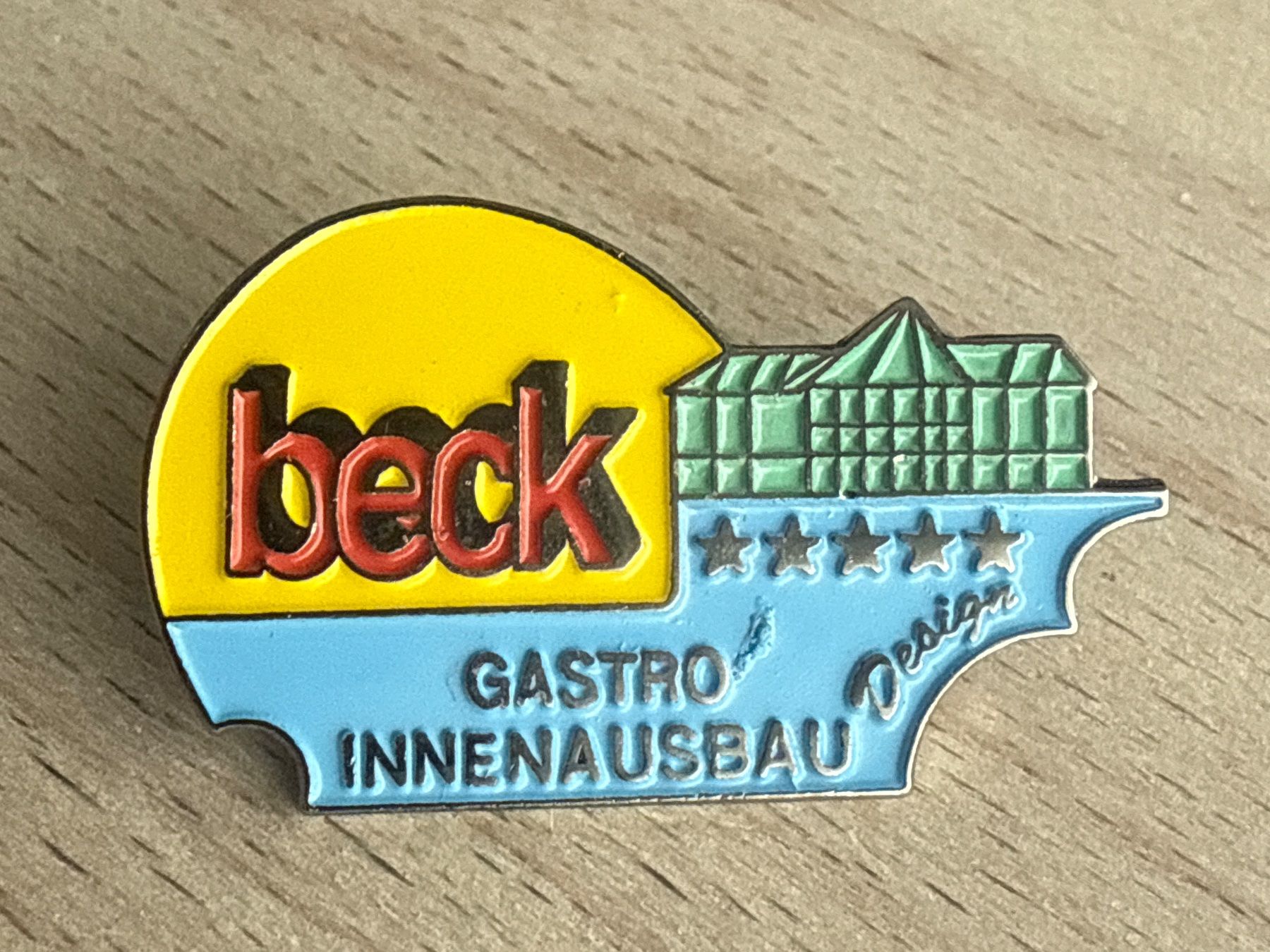 Plaketten & Abzeichen: Pin Beck Gastro Innenausbau Design – Gebraucht aus Glattbrugg von Schweigmatt