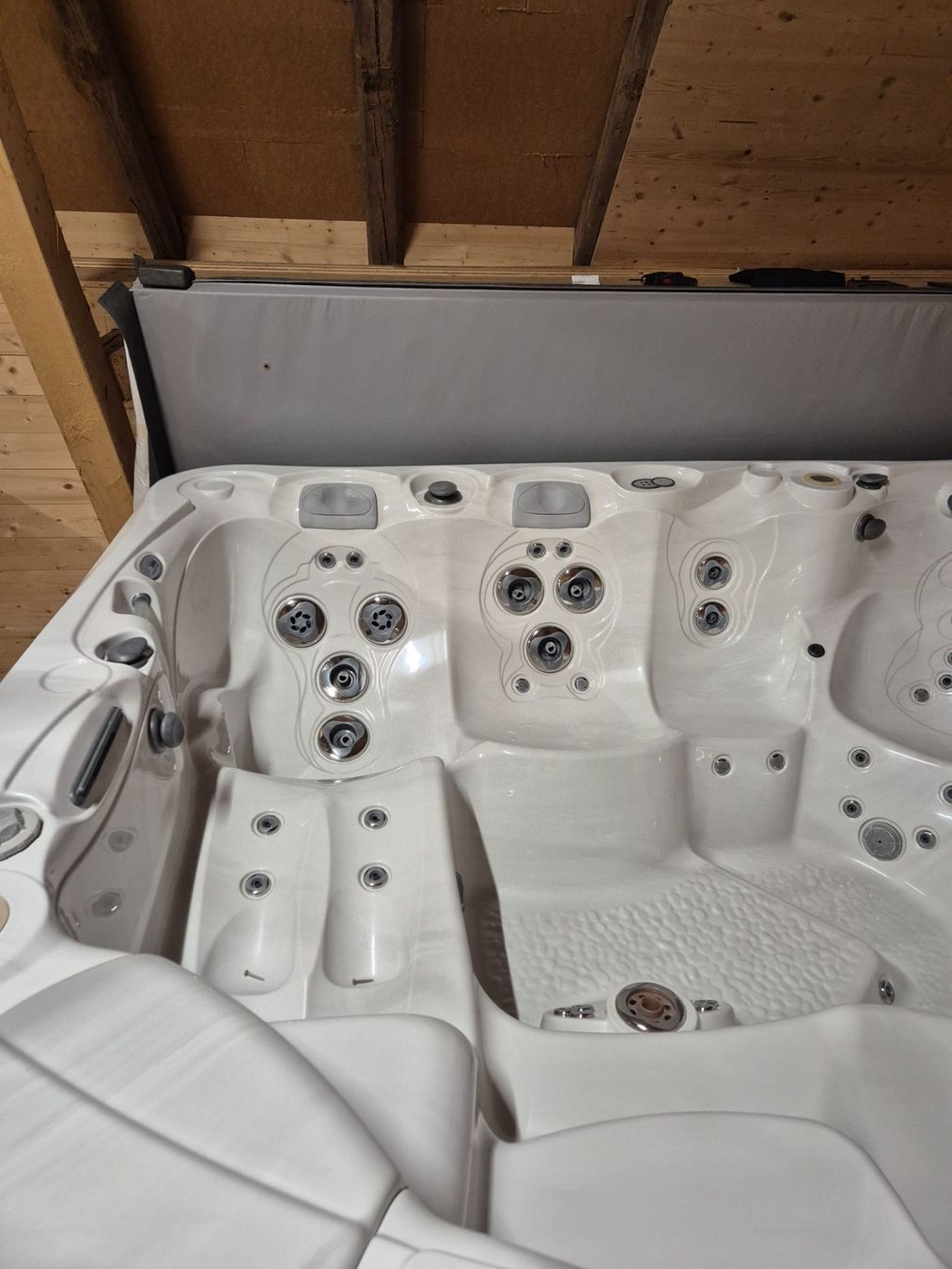 Whirlpool: Whirlpool der Marke CalderaSpa Modell Cantabria – Gebraucht aus Lyss von loi_tls7 2