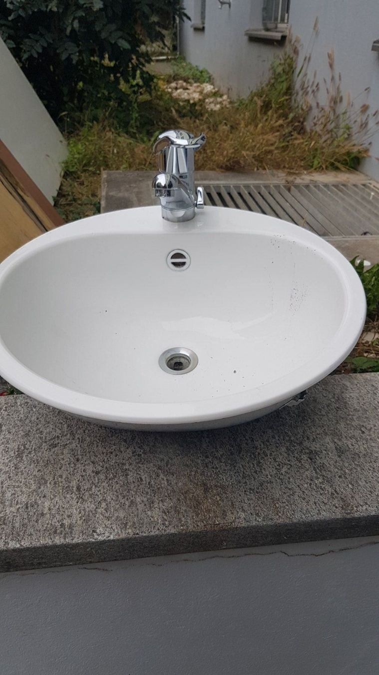 Lavabi & lavandini: Emaille-Waschbecken – Usato da Basel venduto da Jcva