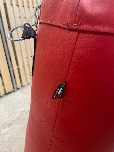 Sacchi da boxe: Roter HIKU Boxsack mit Kette – Usato da Liebefeld venduto da ale_8m77 4