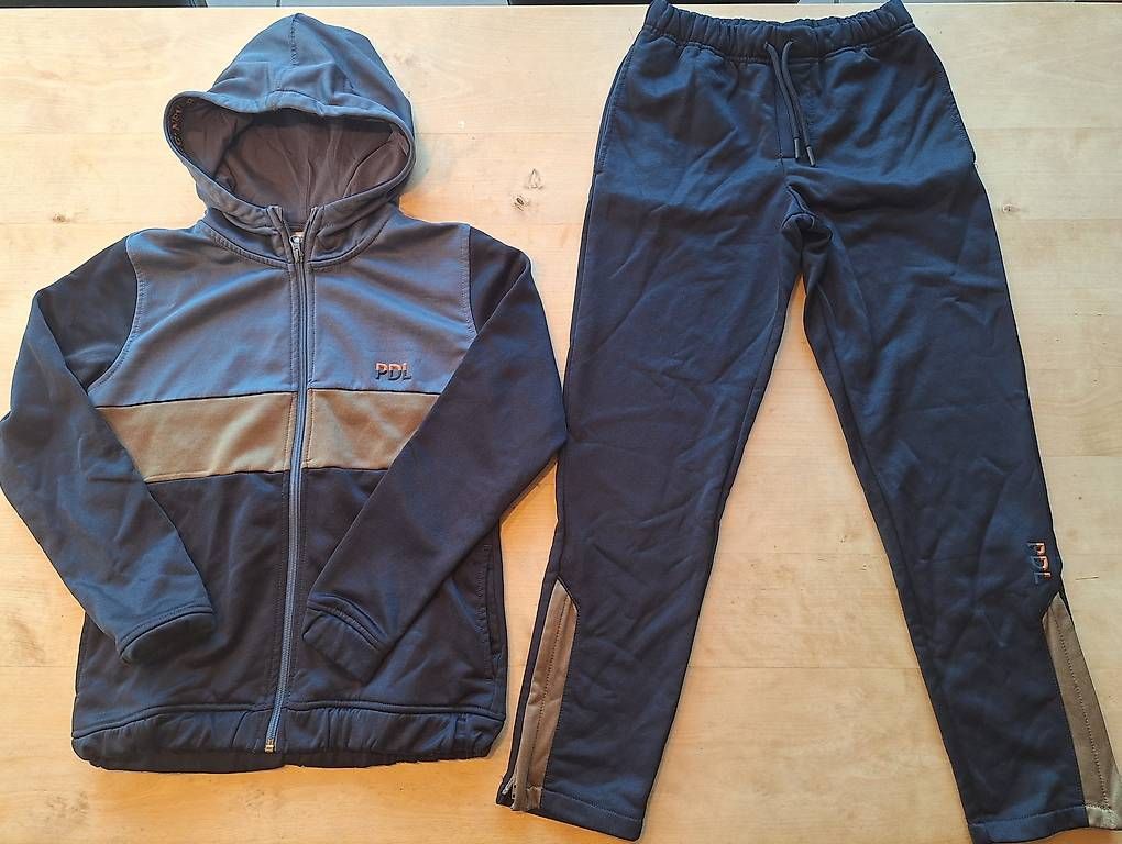 Jacken & Mäntel: Pomp de Lux Trainer Gr.164/152 – Gebraucht aus Seewis-Dorf von GAGAGAGSGAGA