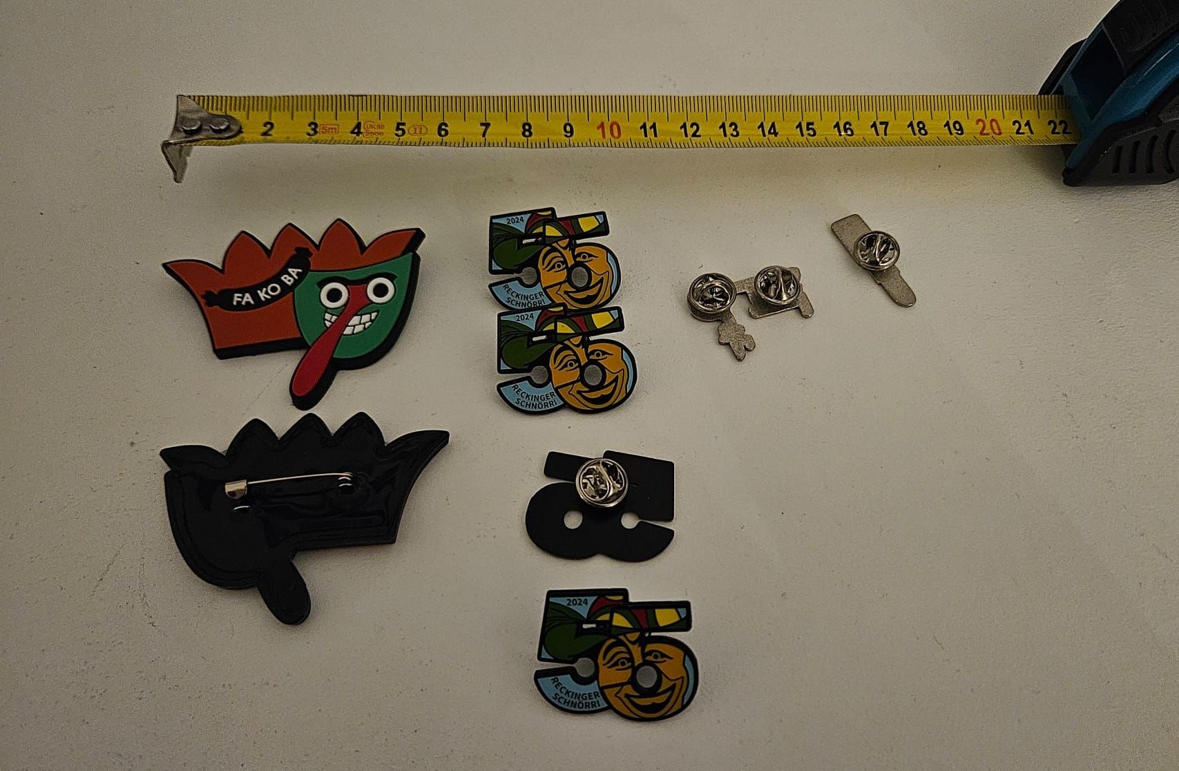 Broschen & Nadeln: Div. Anstecker / Pins / Brosche / Fasnacht – Neu (gemäss Beschreibung) aus Bülach von DontPushTheButton 3