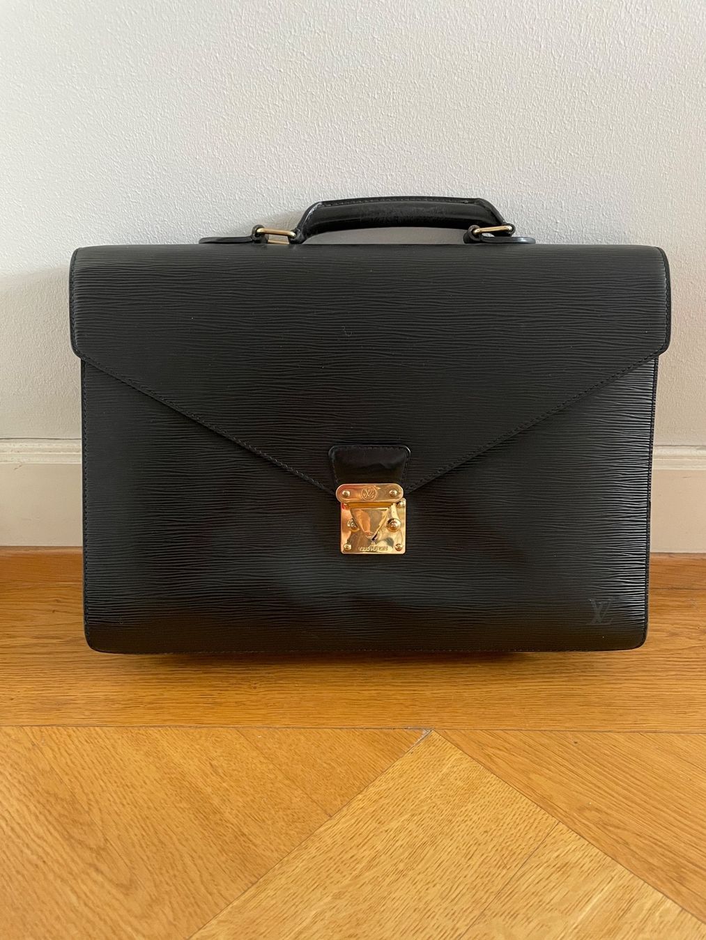 Louis Vuitton Portafogli: Louis Vuitton - Epi Ambassador Briefcase – Usato da Oberrieden venduto da ElsaL