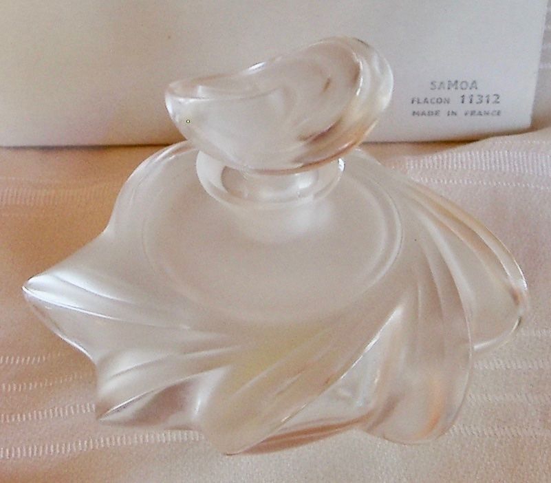Lalique Flaconi: LALIQUE CHRISTAL PARIS Parfum Flacon SAMOA – Nuovo e nell'imballaggio originale da Winkel venduto da gabriele56 4
