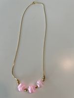 Wunderschöne Halskette mit 3 kleinen rosa Kugeln