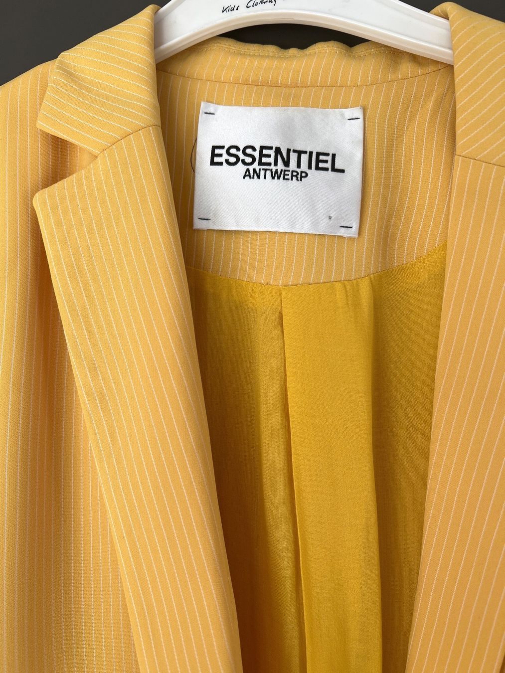 Essentiel Antwerp Jacken: Essentiel Antwerp Blazer 34 – Gebraucht aus Richterswil von 2005luciam 1