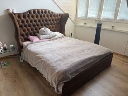 Boxspringbett von KARE mit Kopfteil in Braun - Top Zustand