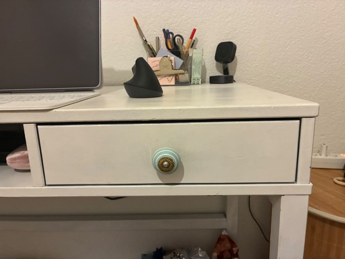 Scrivanie: White writing desk with 2 drawers  – Usato da Zürich venduto da eduardag 2